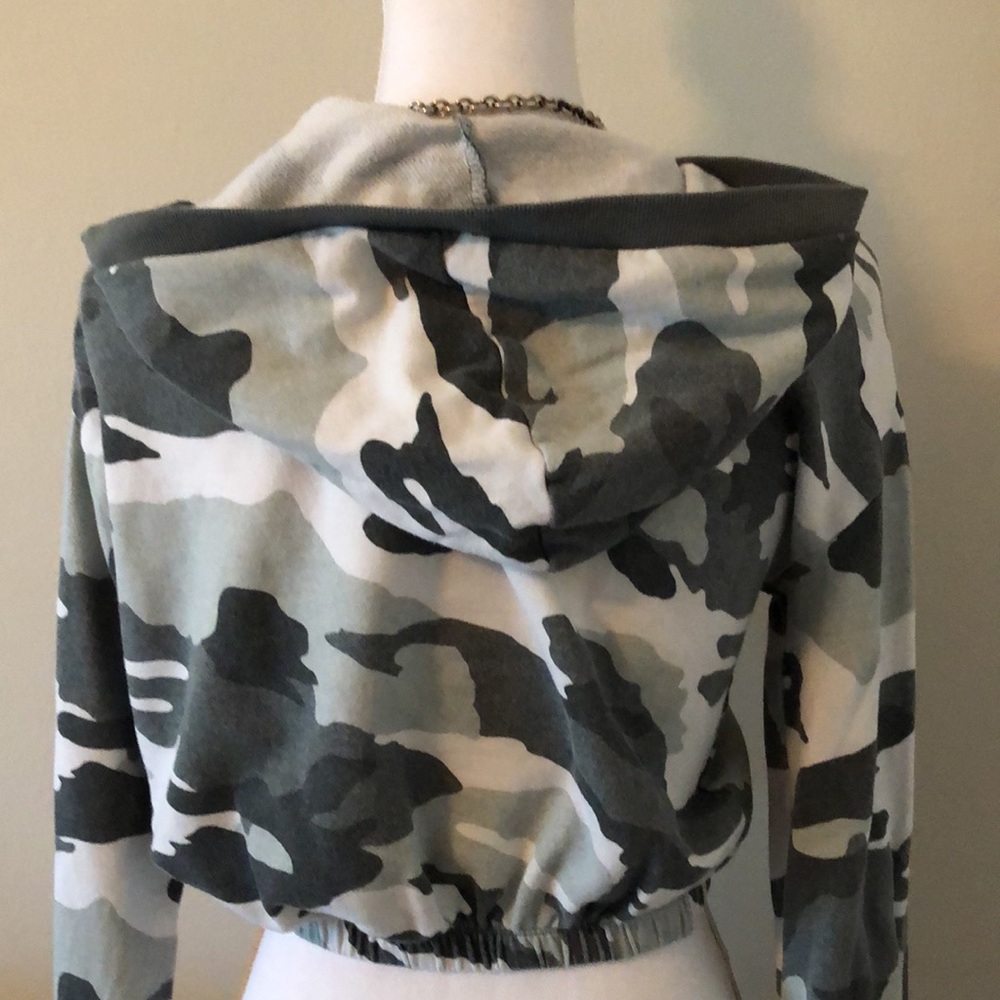 WILD FABLE Camo Cropped Hoodie - Picture 7 of 8